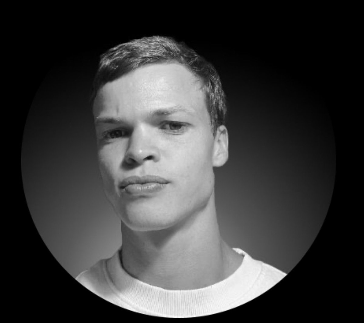 Siculoid's tweet image. Ain’t no way those lips are just for praying homie