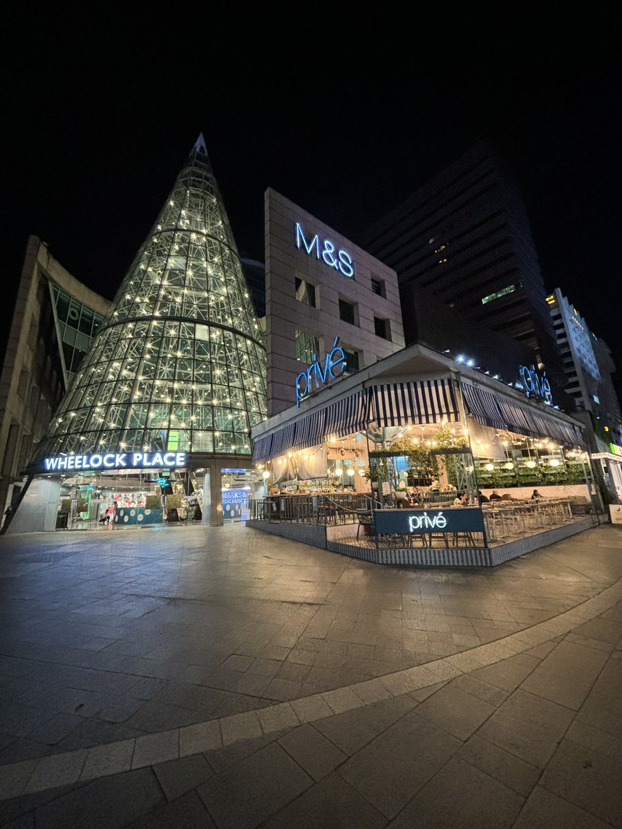 Capt_Chronicles's tweet image. Orchard street in Singapore is full of shopping , good Indian restaurants and an accessible metro station , good bars with outside sitting often run several offers , a place to visit for sure!!!