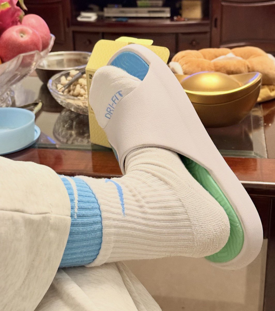aiv1111's tweet photo. 大年初一请你吃“脚子” https://t.co/BJOszr9UOK