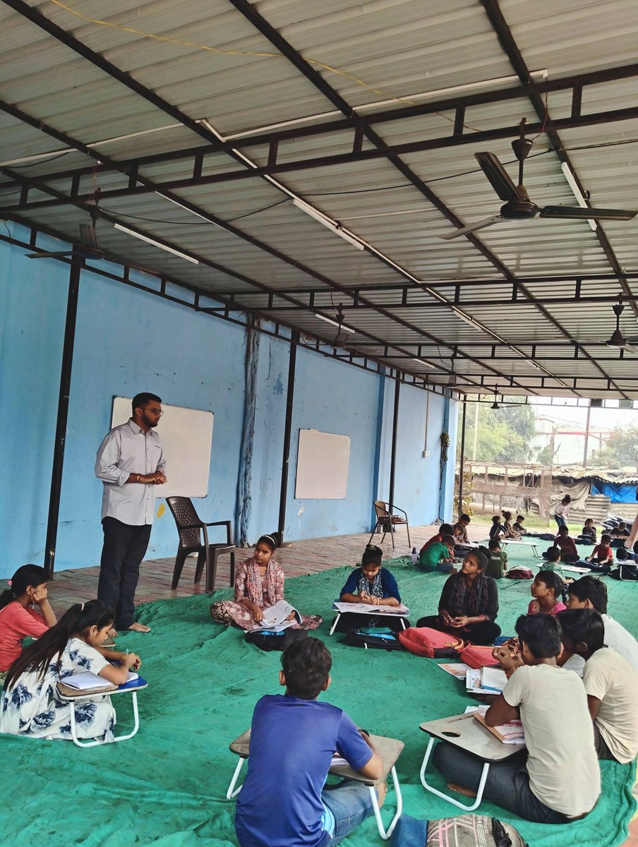 streetschool06's tweet photo. छोटा सा बस्ता है, मगर उसमें सारा आसमान भरा है,
मेरे बच्चों की आँखों में, एक नया जहान भरा है।
उन्हें पढ़ाना कि वो खुद अपनी पहचान बना सकें,
क्योंकि उनकी कलम की स्याही में, मेरा हर अरमान भरा है।✍️✨
#EducationFirst #KidsFuture #SuccessMindset #Padhai #BrightFuture https://t.co/gSYYyzMSGJ