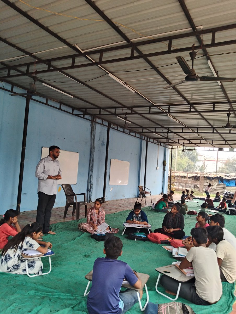 streetschool06's tweet photo. छोटा सा बस्ता है, मगर उसमें सारा आसमान भरा है,
मेरे बच्चों की आँखों में, एक नया जहान भरा है।
उन्हें पढ़ाना कि वो खुद अपनी पहचान बना सकें,
क्योंकि उनकी कलम की स्याही में, मेरा हर अरमान भरा है।✍️✨
#EducationFirst #KidsFuture #SuccessMindset #Padhai #BrightFuture https://t.co/gSYYyzMSGJ