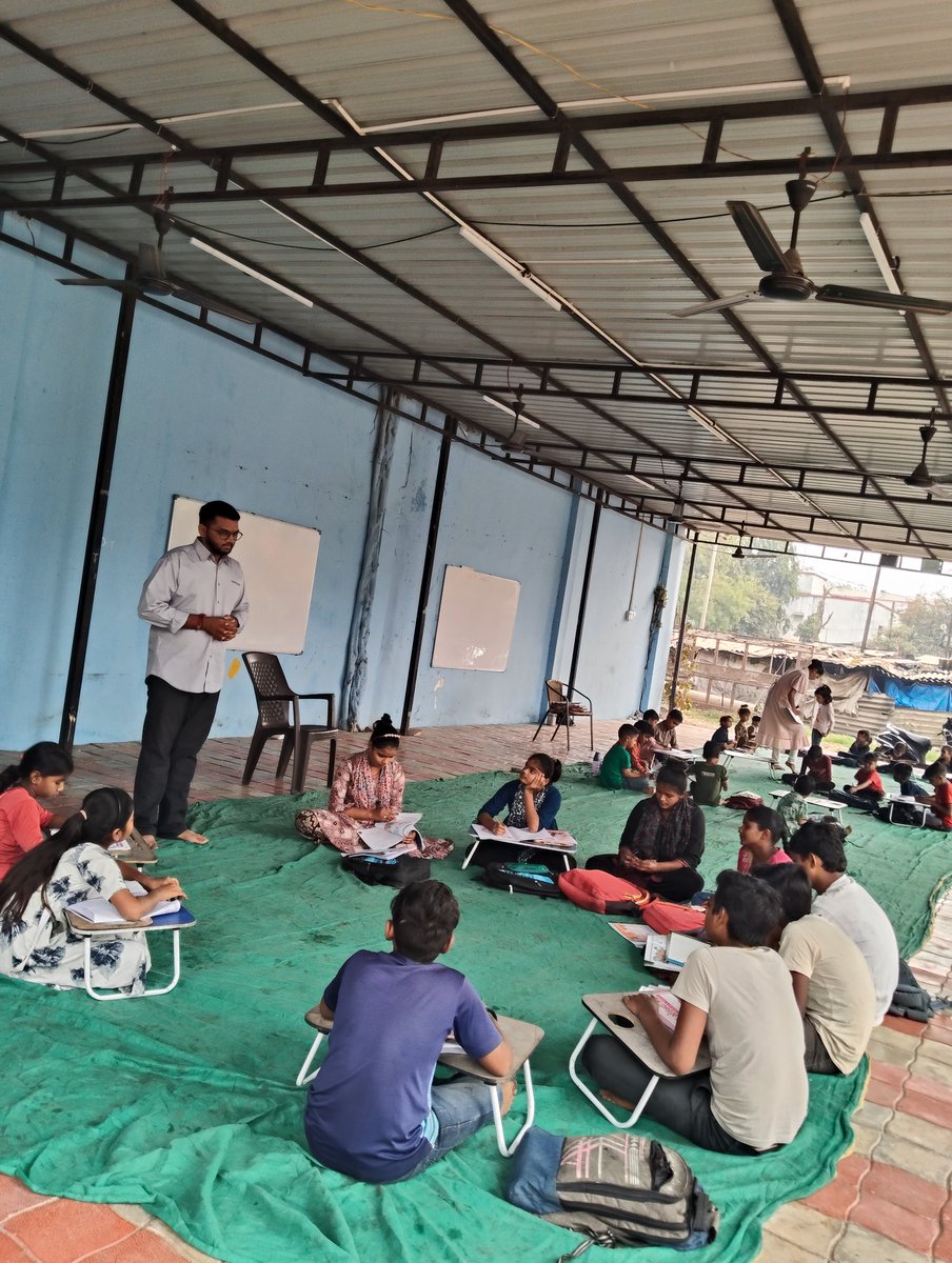 streetschool06's tweet photo. छोटा सा बस्ता है, मगर उसमें सारा आसमान भरा है,
मेरे बच्चों की आँखों में, एक नया जहान भरा है।
उन्हें पढ़ाना कि वो खुद अपनी पहचान बना सकें,
क्योंकि उनकी कलम की स्याही में, मेरा हर अरमान भरा है।✍️✨
#EducationFirst #KidsFuture #SuccessMindset #Padhai #BrightFuture https://t.co/gSYYyzMSGJ