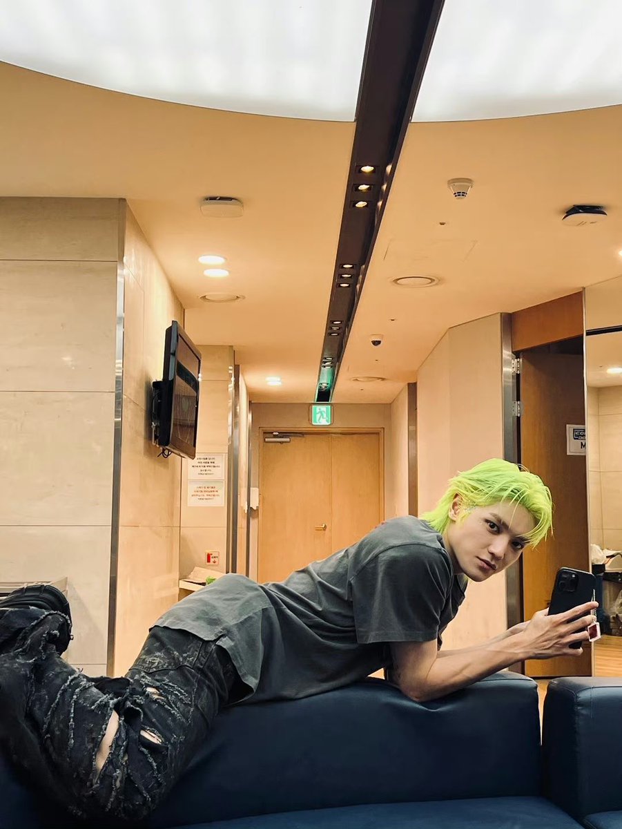 Saya jagain sini dulu sebelum malam kita reveal web, concept, dan QnA ya. Di sebelah biar nanti urusan Wanda. ;)