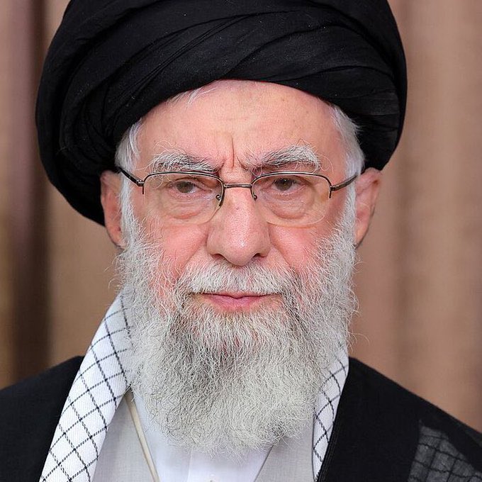 JUST IN: 🇺🇸🇮🇷 President Trump says he doesn’t think Iran wants the consequences of not making a deal.