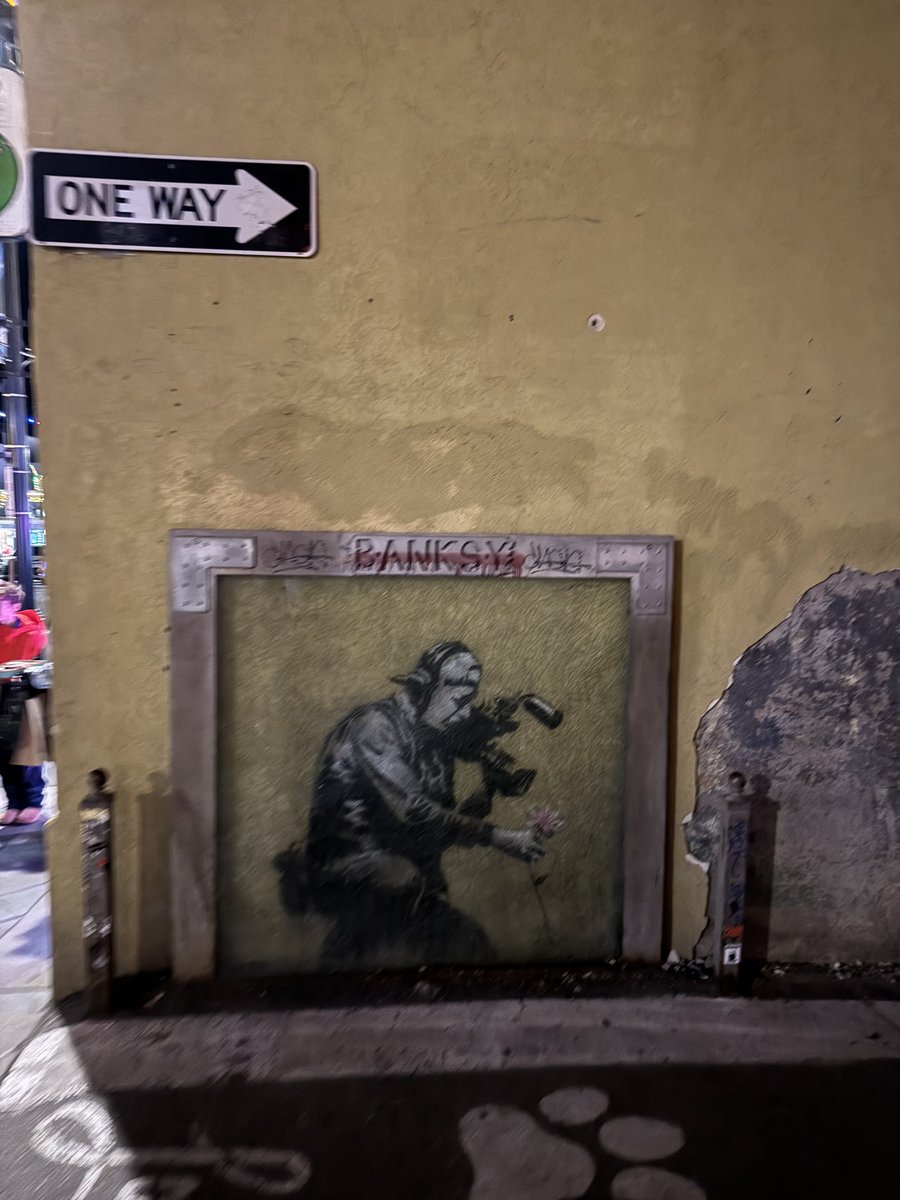 £€€ ₩€₿₿ tweet media