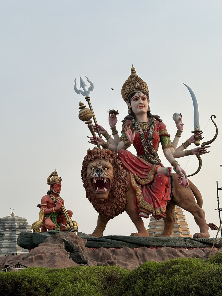 Capt_Chronicles's tweet image. Shakti within.
Blessings above.
Jai Mata Di