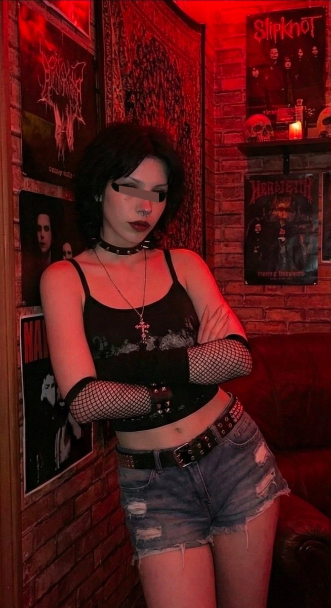 its__nesss's tweet photo. Go check out my monthly set, I shared it early 😛

https://t.co/I87KRj2mxr

#femboy #trans #twink #fyp #goth #fansly https://t.co/XsF5cxS1k2