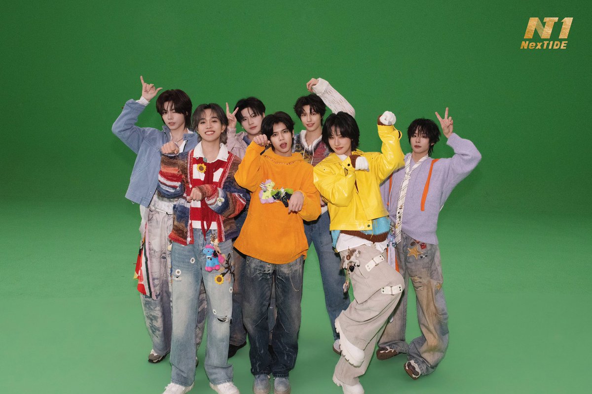 NexT1DE at the Jiangsu TV Spring Festival Gala.
Happy Chinese New Year 🎉🐎🎊 
#NexT1DE