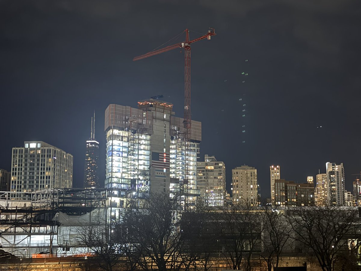 dforan5's tweet image. False spring means unwrapping the patio furniture and hanging out on the rooftop at night with only a light jacket on. Bonus casino/hotel update. #chicago #falsespring