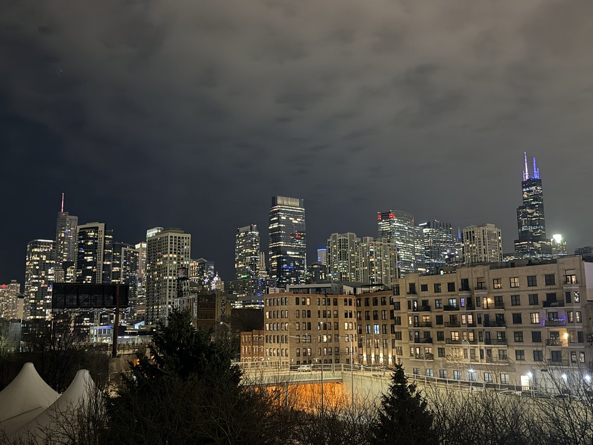 dforan5's tweet image. False spring means unwrapping the patio furniture and hanging out on the rooftop at night with only a light jacket on. Bonus casino/hotel update. #chicago #falsespring