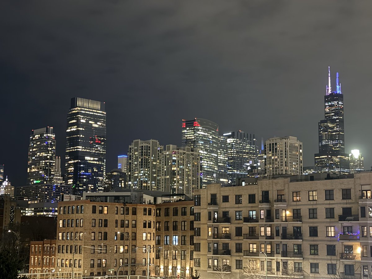 dforan5's tweet image. False spring means unwrapping the patio furniture and hanging out on the rooftop at night with only a light jacket on. Bonus casino/hotel update. #chicago #falsespring