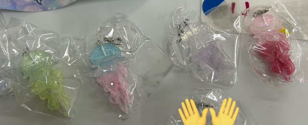 __aa29's tweet photo. 【交換・買取】ちいさなめじるし キラキラジェリーフィッシュ 

【譲】画像参照

【求】定価＋送料（PayPayのみ）
        その他めじるし交換

よろしくお願いいたします( ᴗˬᴗ)♡

キラキラジェリーフィッシュ にじいろ海月 https://t.co/jm8pcWVA57