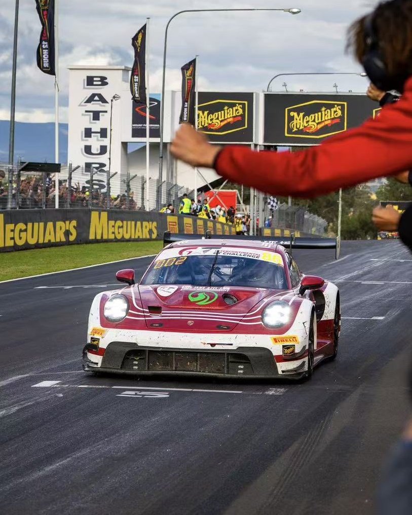 Jeff69cpl's tweet photo. In #IGTC history (2016-) – 3 times a non Top class entry finished in the Overall Podium, all in the #B12Hr

🥈2017
Porsche #12 - #CompetitionMotorsports 🇺🇸
APA Class
🥉2018
Porsche #540 - #BlackSwanRacing 🇺🇸
APA Class
🥈2026
Porsche #86 - #HighClassRacing 🇩🇰
BronzeClass

#911GT3R https://t.co/exfGyvveHA