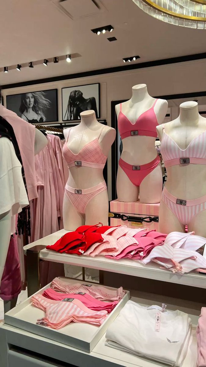 DI UMUR SEGINI BARU TAU…
ternyata beli pakaian dalam tuh ada kastanya juga 😭✨

Dari yang biasa aja…
sampai yang levelnya “ini bukan underwear, ini investasi kenyamanan”. Kalo kamu sekarang di level apa nih? 🫶🏻