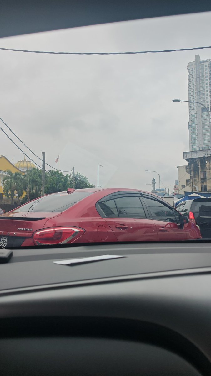 iammuse85's tweet photo. Apa yang jem sangat ni kat pasar chowkit ni?🤨 https://t.co/mTwed4XBwD