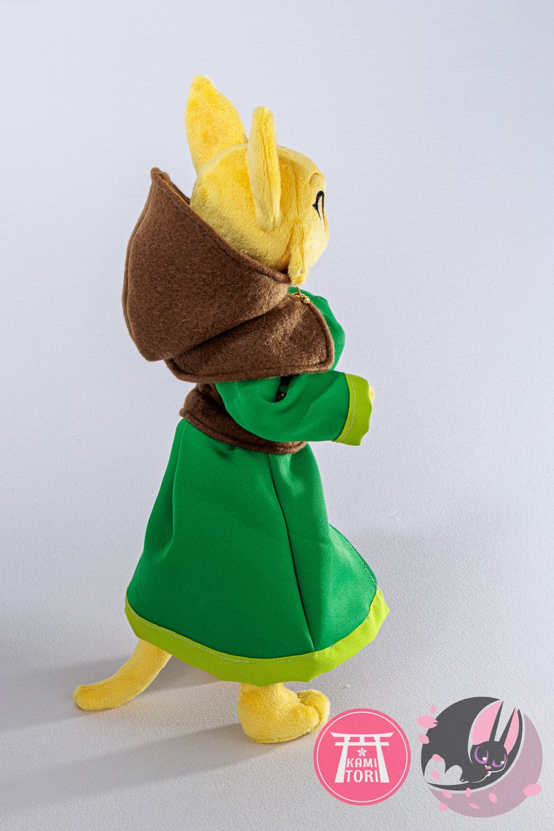 NeroFledermaus's tweet image. 17" tall poseable  soft sculpture made of high quality Shannon minky, Katia Managan a Khajiit (Suthay-Raht) from Skyrim fan webcomic.
You can order your own OC or fave character exclusive just for you.
🌸 neroplushies.com 🌸
#Skyrim #Khajiit #plushie #customplush #OOAK