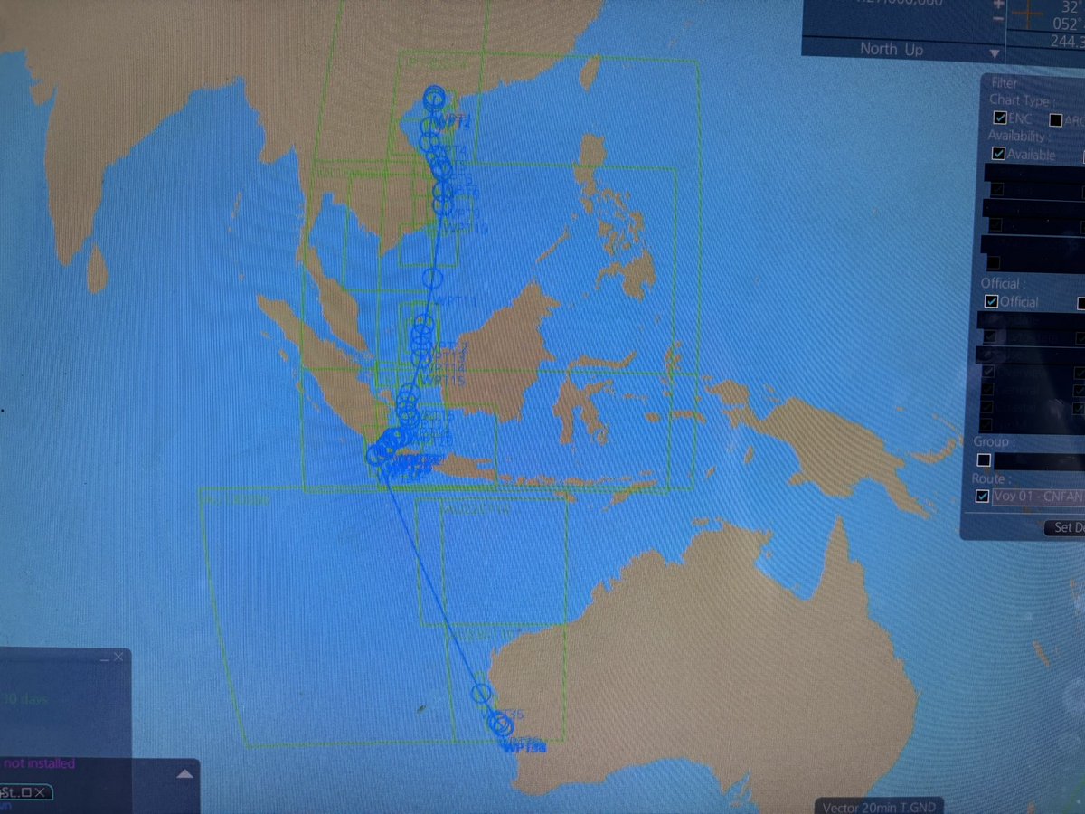 Capt_Chronicles's tweet image. That’s the routing of the vessel : will be navigating from  Bohai sea in China towards Geraldton in Australia , passing abreast of Taiwan , through the Phillipines , then through the ASL sea lanes of Indonesia , passing Lombok straits , coasting NW Australian coast and reaching