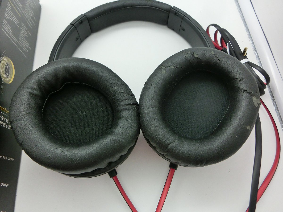 🔥🔥ジャンクコーナー拡大中🔥🔥
本日の新入荷ジャンク品です！

audio-technica　ATH-WS770

イヤーパッドとヘッドバンド部に破れがありますが
動作は特に問題はないものとなっています。

店頭販売限定となっています～

#大阪 #じゃんぱら #ジャンク #大阪日本橋3号店