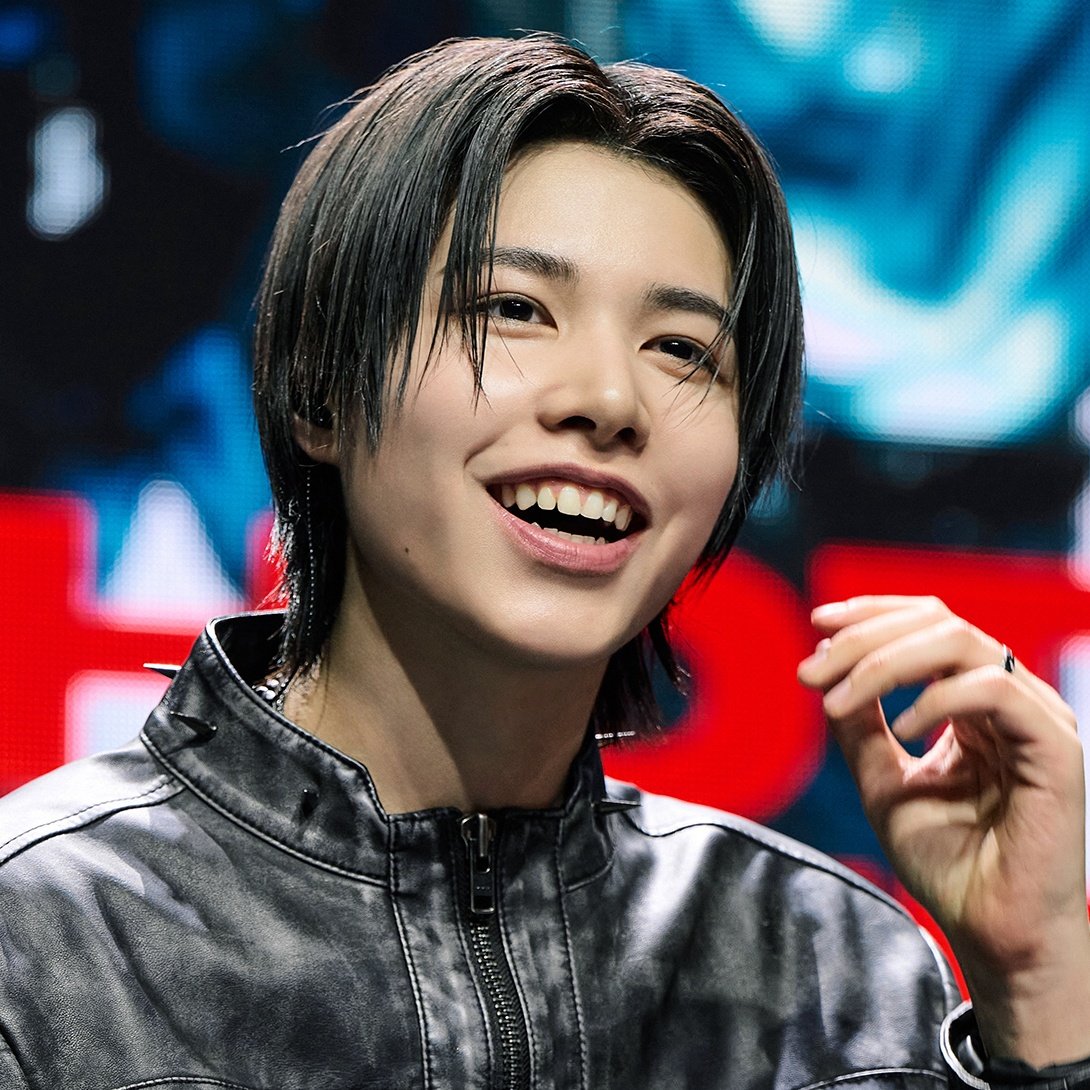 How can you not smile seeing him smile like this?🥹🥹🥹 he's so