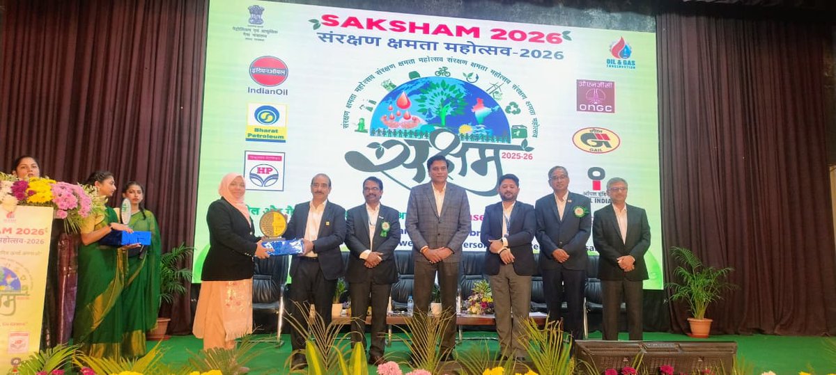 NIEPID's tweet photo. The programme was graced by Chief Guest Major (Dr.) B.V. Ram Kumar, Director NIEPID, along with eminent dignitaries.
Certificates &amp; mementos were distributed, ending on an inspiring note.
#EnvironmentalResponsibility #SAKSHAM https://t.co/TcnnCWRUX3