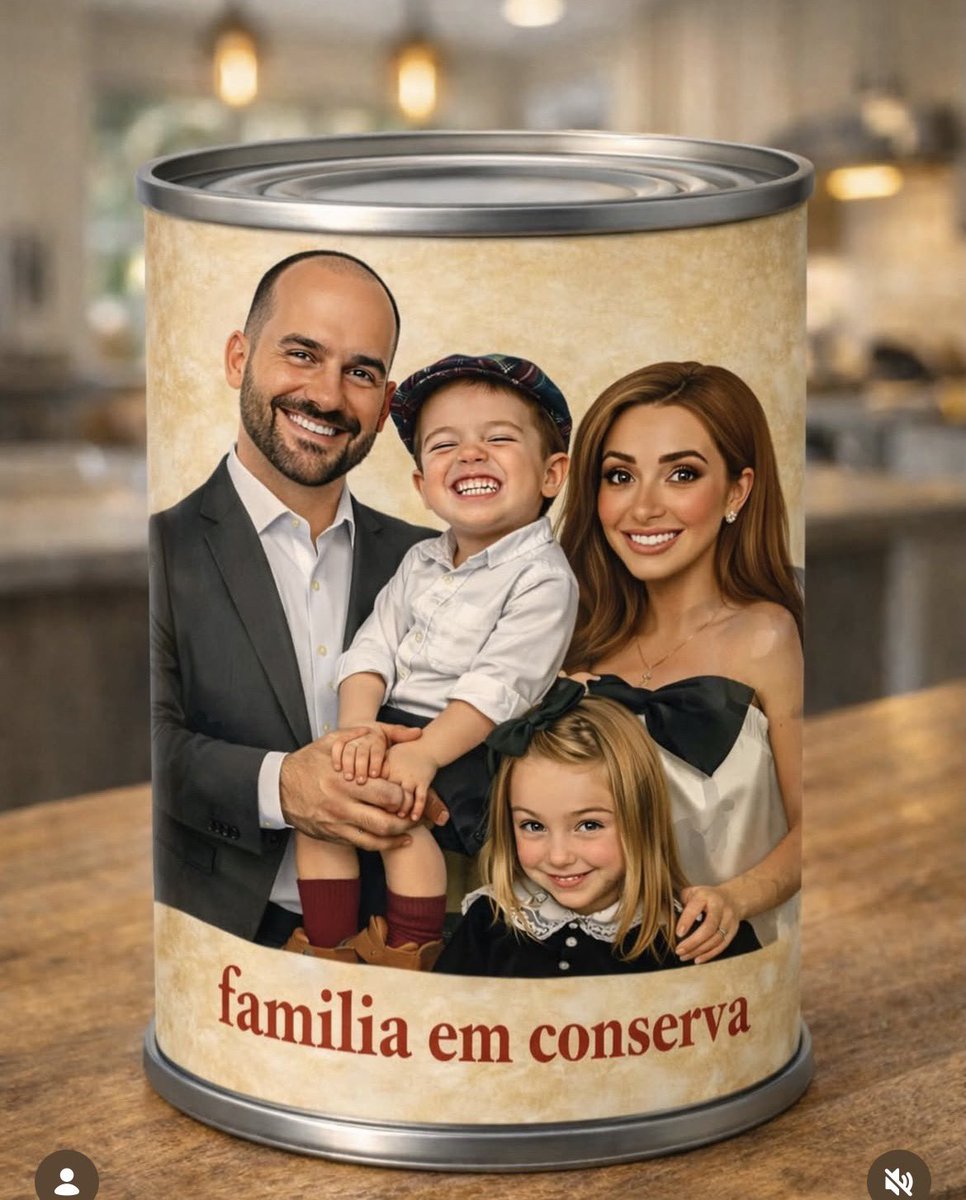 luecifabretti's tweet photo. CONSERVA BOLSONARO:
Está contém coragem e heroísmo, abre mão da carreira para defender seus princípios.
Eduardo Bolsonaro é família. https://t.co/zShtW2JW7R