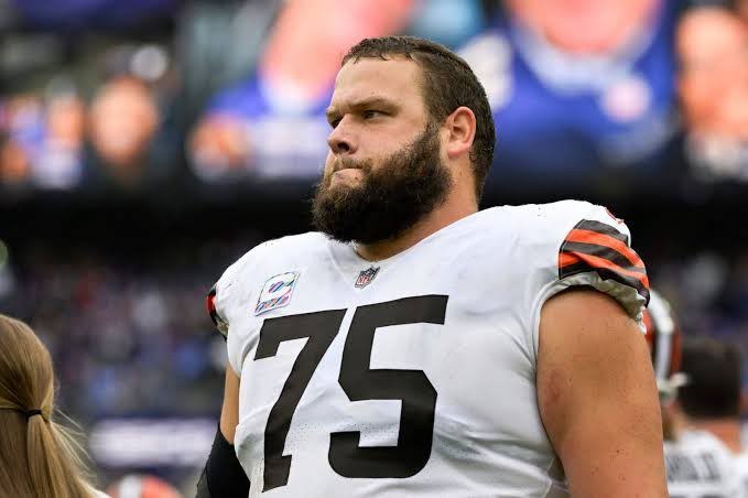 AdamFerrellNFL's tweet image. The Browns G Joel Bitonio has retired.