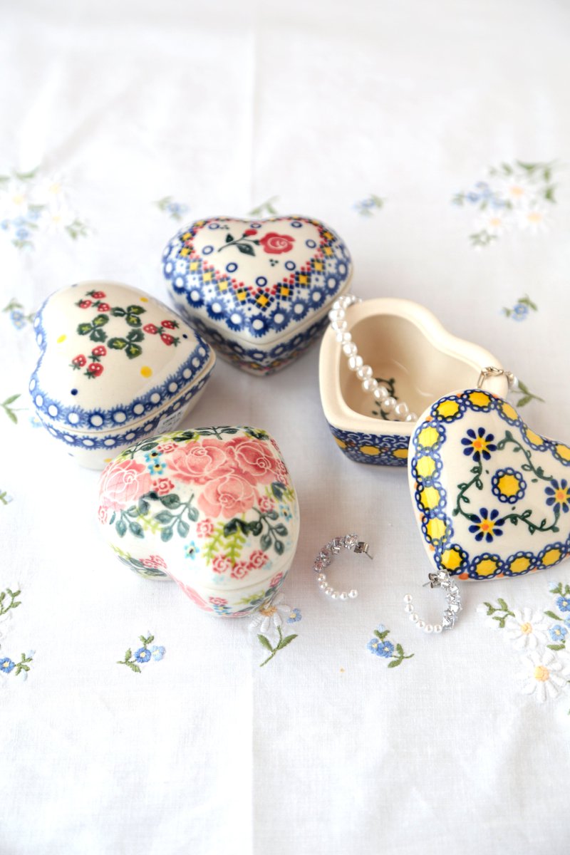 VENA社の小さいハート型の入れ物、 ハートボックス。 アクセサリーやお