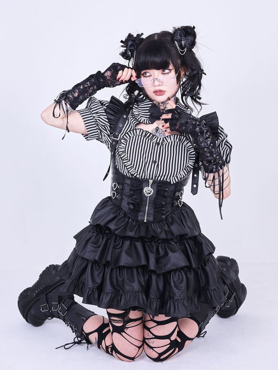 🖤IMVAL / Bloody Dolly Dress🖤 ドーリーなフリルデザインに、ハード