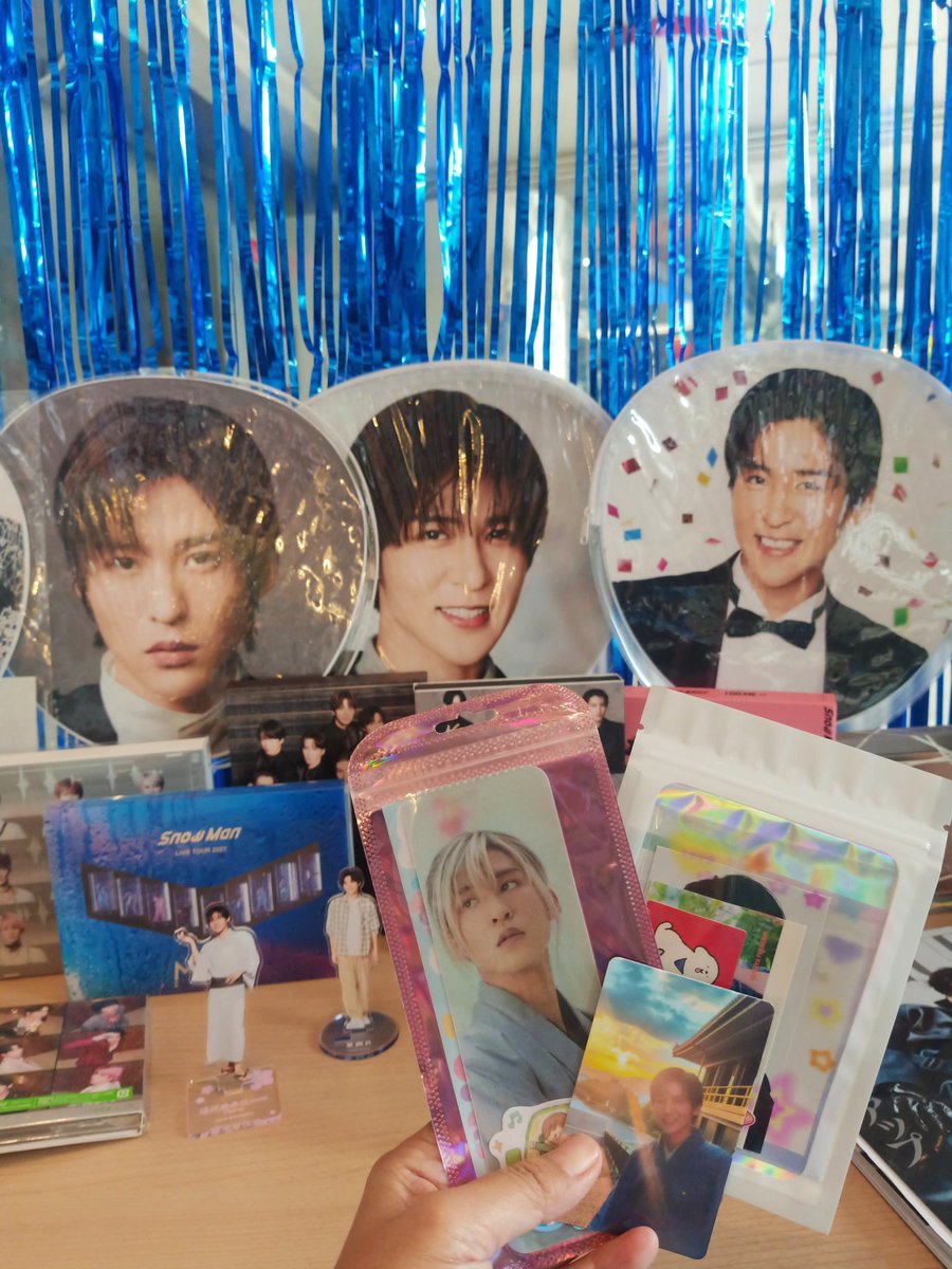birthday event #meguroren. kafenya kecil tp penuh dekor meme &amp; suno. sederhana tp hangat. very welcoming buat pemalu kyk aku. senaaang 🥰 tp jg sedih ga sempet balik lagi kasih surat buat meme 😭. makasih 🫶 <a href="/renrenmeguro/">peri kecilnya meguro</a> <a href="/amimie_amimi3/">𝒜𝓂𝒾𝓂𝒾𝑒 アミミ</a> 
#HBDRenMeguro2026