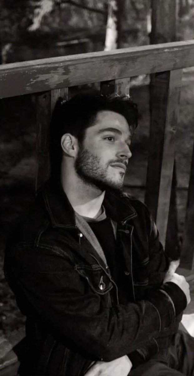 🏈━══ STORY 𝑰𝑵𝑺𝑻𝑨𝑮𝑹𝑨𝑴 ══━ 🏈

 ˗ˏˋ Ella ensaya y yo la acompaño y espero en silencio por que me prometió ir por churros 😋  ˎˊ˗

                          @ᵈʸˡᵃⁿᶜᵈ⁸¹