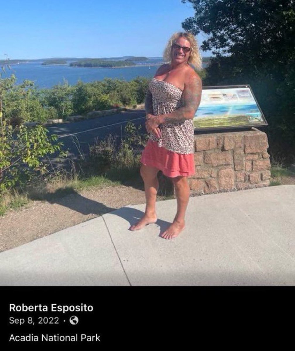 andrearthurciel's tweet photo. Le malade mental qui a tué trois membre de sa famille pendant un match de hockey à Pawtucket, dans le Rhode Island, est Robert Dorgan, un transgenre qui se faisait appeler « Roberta Esposito ».

Le malade mental qui a fait huit enfants la semaine dernière au Canada, était également un transgenre.

Si vous croyez, au hasard, aller au casino!

*