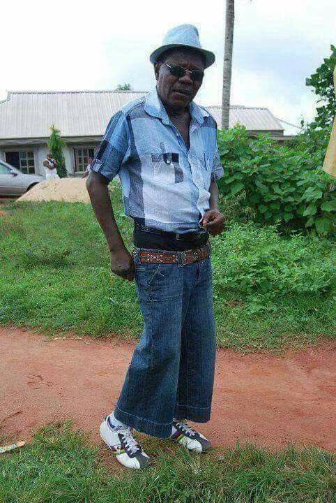 <a href="/ConradMud/">MadDog🇰🇪</a> Following back very fast