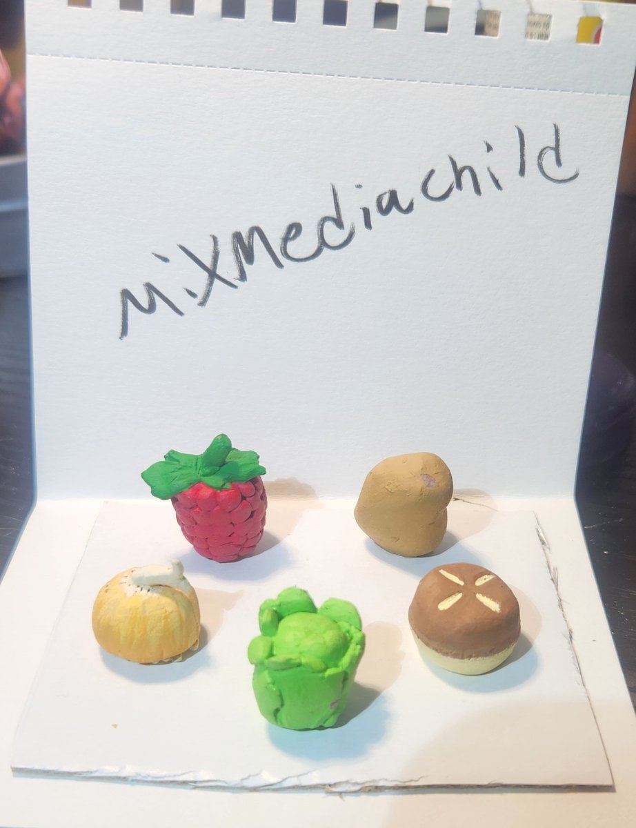 mixmediachild's tweet photo. I made the chompettes from the cooking companions game and didn't know what to do with them. They now live in my junk drawer
#chompettes #cookingcompanions #art #myart https://t.co/Mvj9Jmnoyj