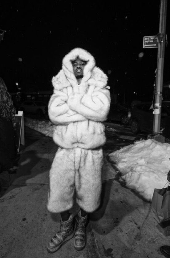 YawBenz3's tweet photo. He changed the music scene with his own unique style and influence. https://t.co/lWuddTl5Ng