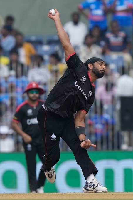 Canada put pressure on NZ with two early wickets 