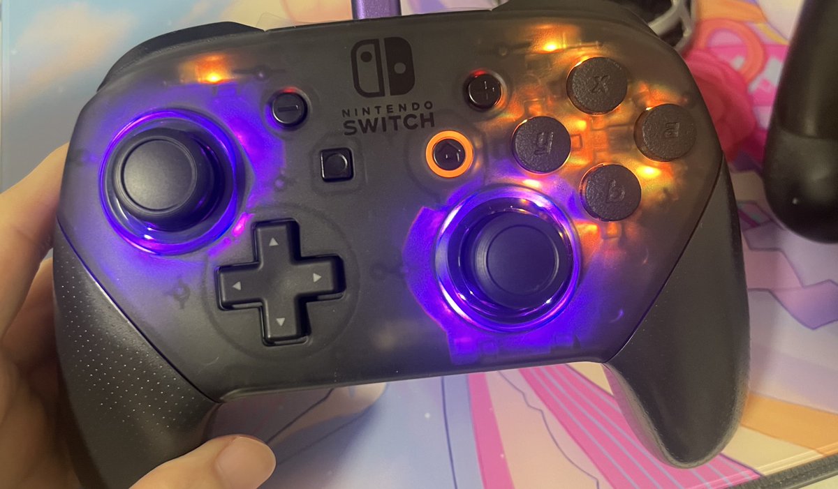 最近流行りのFIREBIRDのPS4コントローラーじゃない@VIZARD_CLUB の 