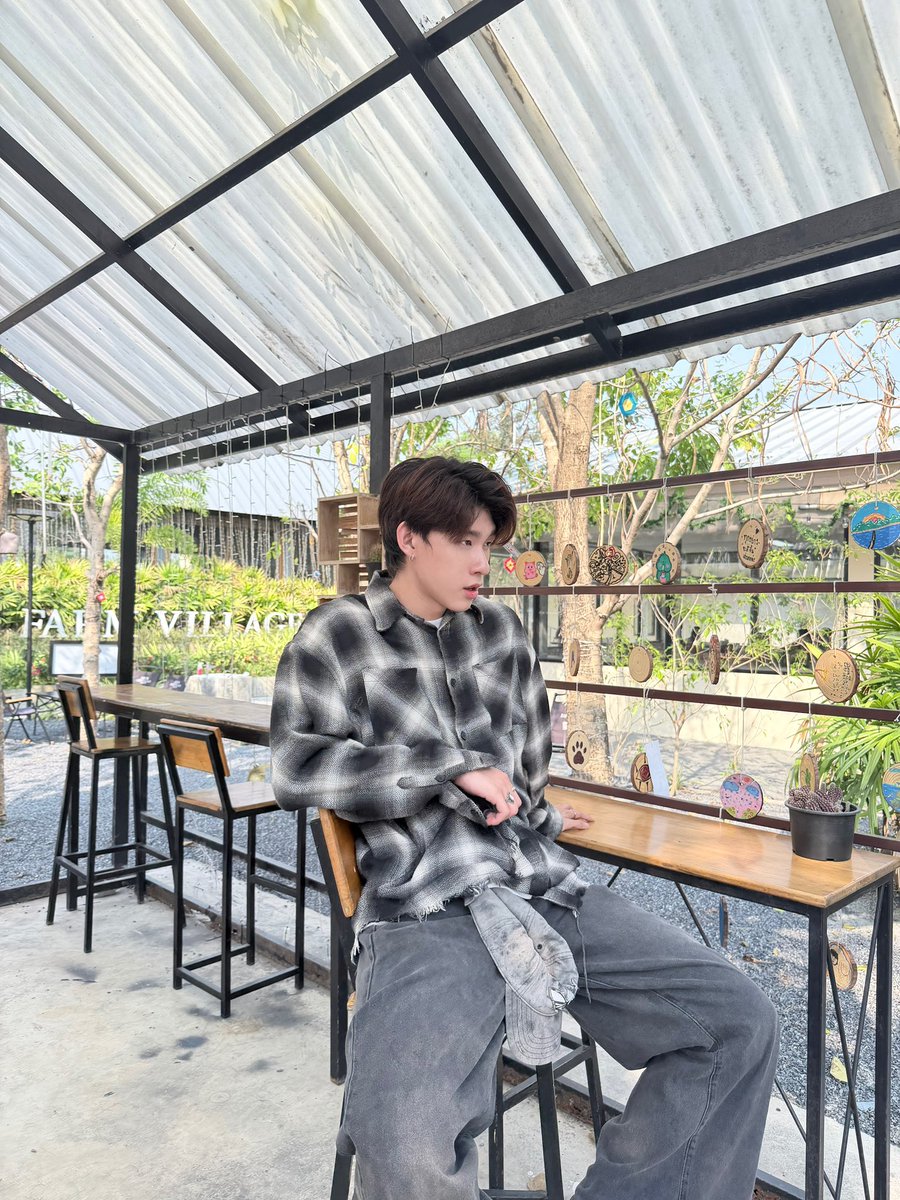 llafolk_ tweet media