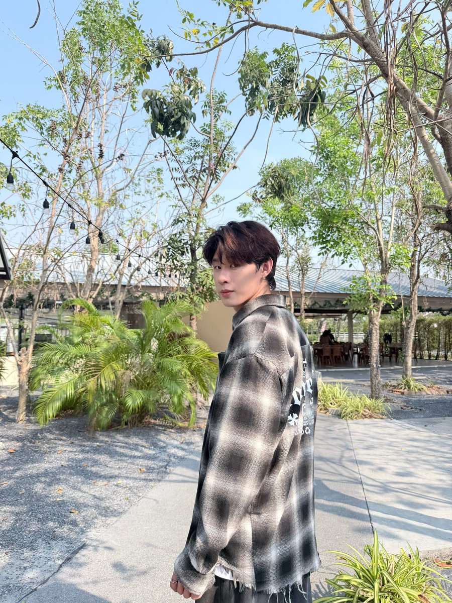 llafolk_ tweet media