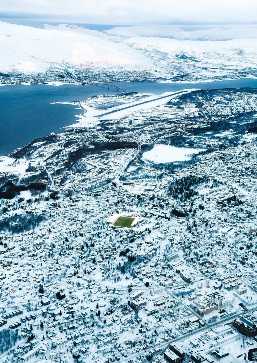 🇳🇴🥶Tromsø IL is the northernmost professional football club in the entire world. 

What a beauty. 🏟️🏔️