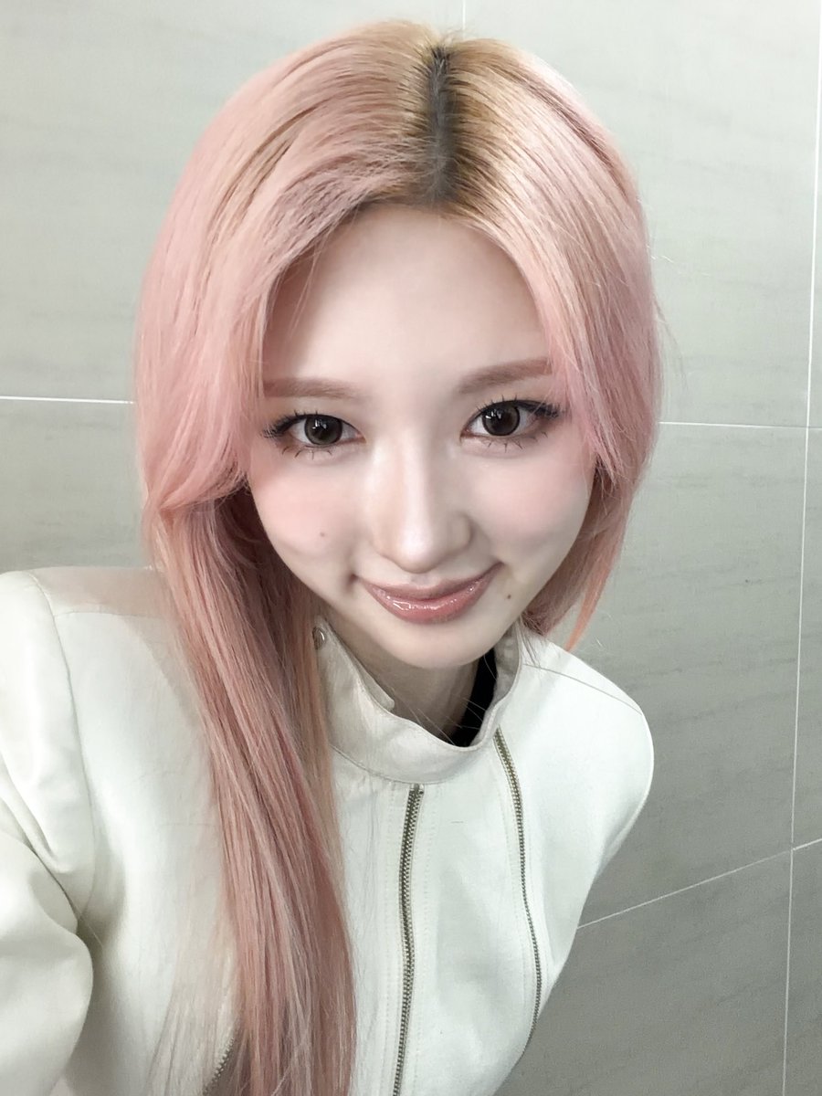 IVE OFFICIAL tweet media