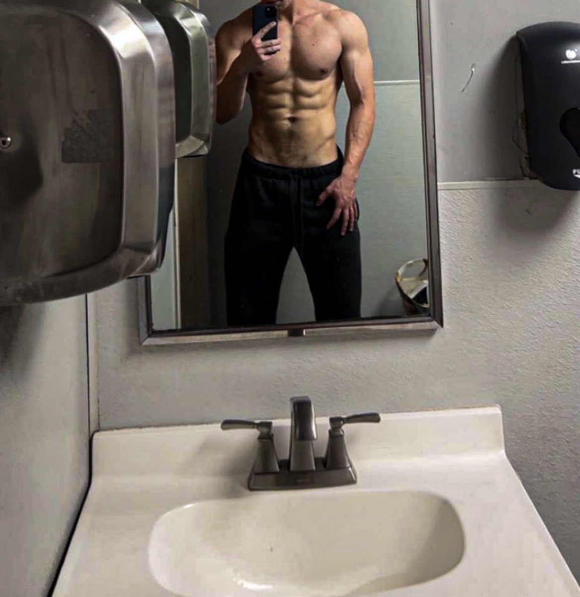 Leo 💪🏼 tweet media