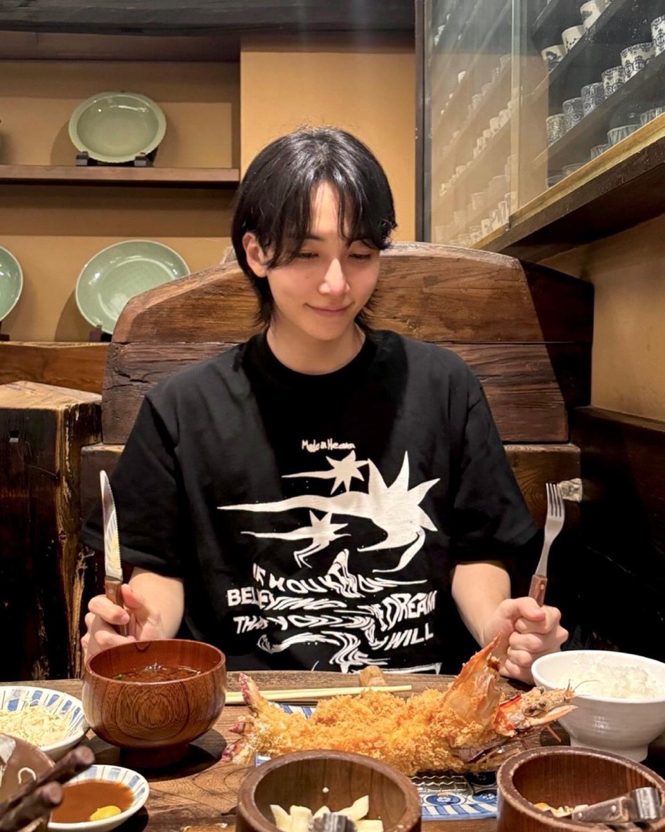 svtsangel's tweet photo. jeonghan archiving some of his best insta posts… https://t.co/I65Vdapmdw