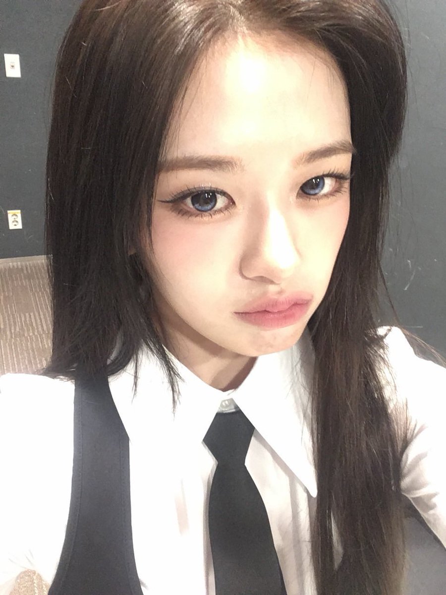 ive pics tweet media