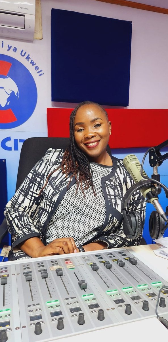 OgalTina's tweet photo. Tuko liiiive ndani ya #Jambokenya #Kikaochajambokenya ⁦@RadioCitizenFM⁩ karibu https://t.co/GB0EeDRm68