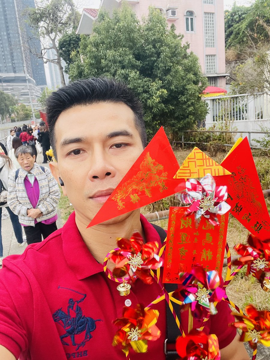 Ronnarit Non tweet media