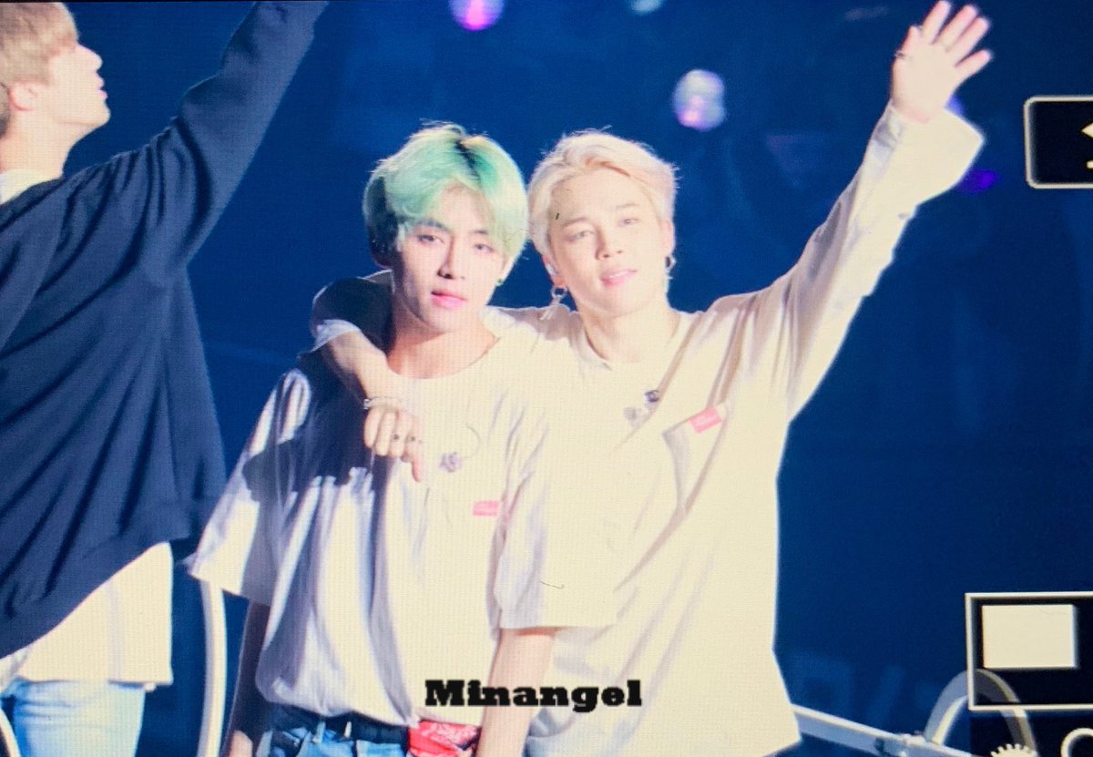 VMinvLivetoday's tweet photo. This vmin 7 years ago today 💕 I miss them!!! https://t.co/t3svNIeRw1