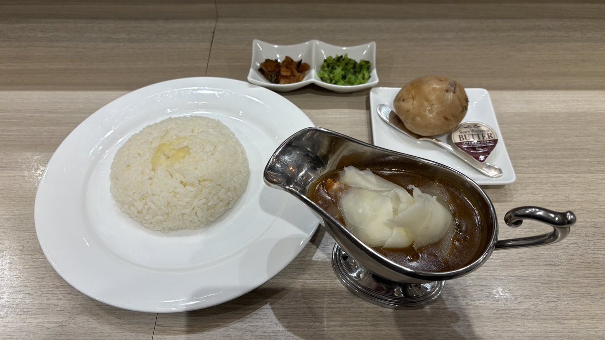 DoktorMansion's tweet photo. 日本橋三越でオーベルジーヌが食べられると聞いて滑り込み。 https://t.co/NSSSWpO5YK