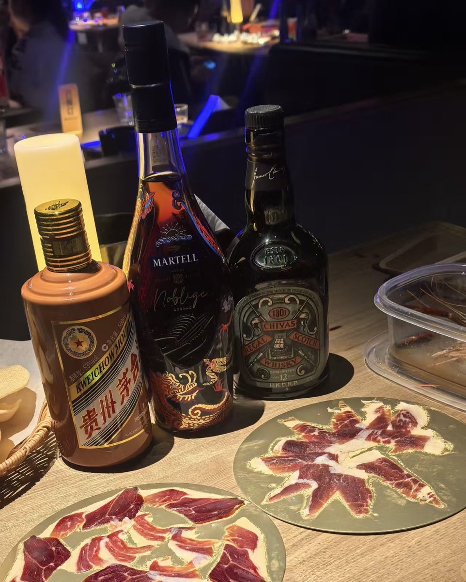 sonicneed's tweet photo. 昨晚三种酒掺着喝，睡到现在… https://t.co/ZUQIPj9TQZ