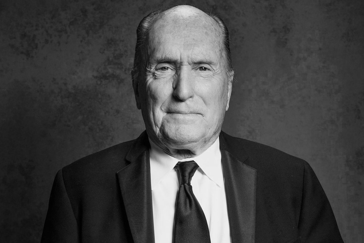 Robert Duvall se negó a trabajar nuevamente con Spielberg y DreamWorks después de que Spielberg visitara a Fidel Castro en 2002, señalando la hipocresía de que hiciera películas como La lista de Schindler mientras al mismo tiempo visitaba a un dictador comunista.