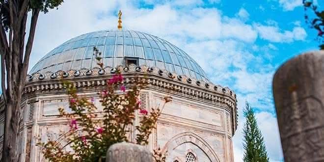 Kalb-i Selîm’in üç alâmeti vardır:
- Hiç kimseye eziyet etmemek.
- Hiç kimseden incinmemek.
- Bir kimseye iyilik yaptığında ondan bir karşılık ve mükâfat beklememek. 

M.Sâmî Ramazanoğlu [k.s.]